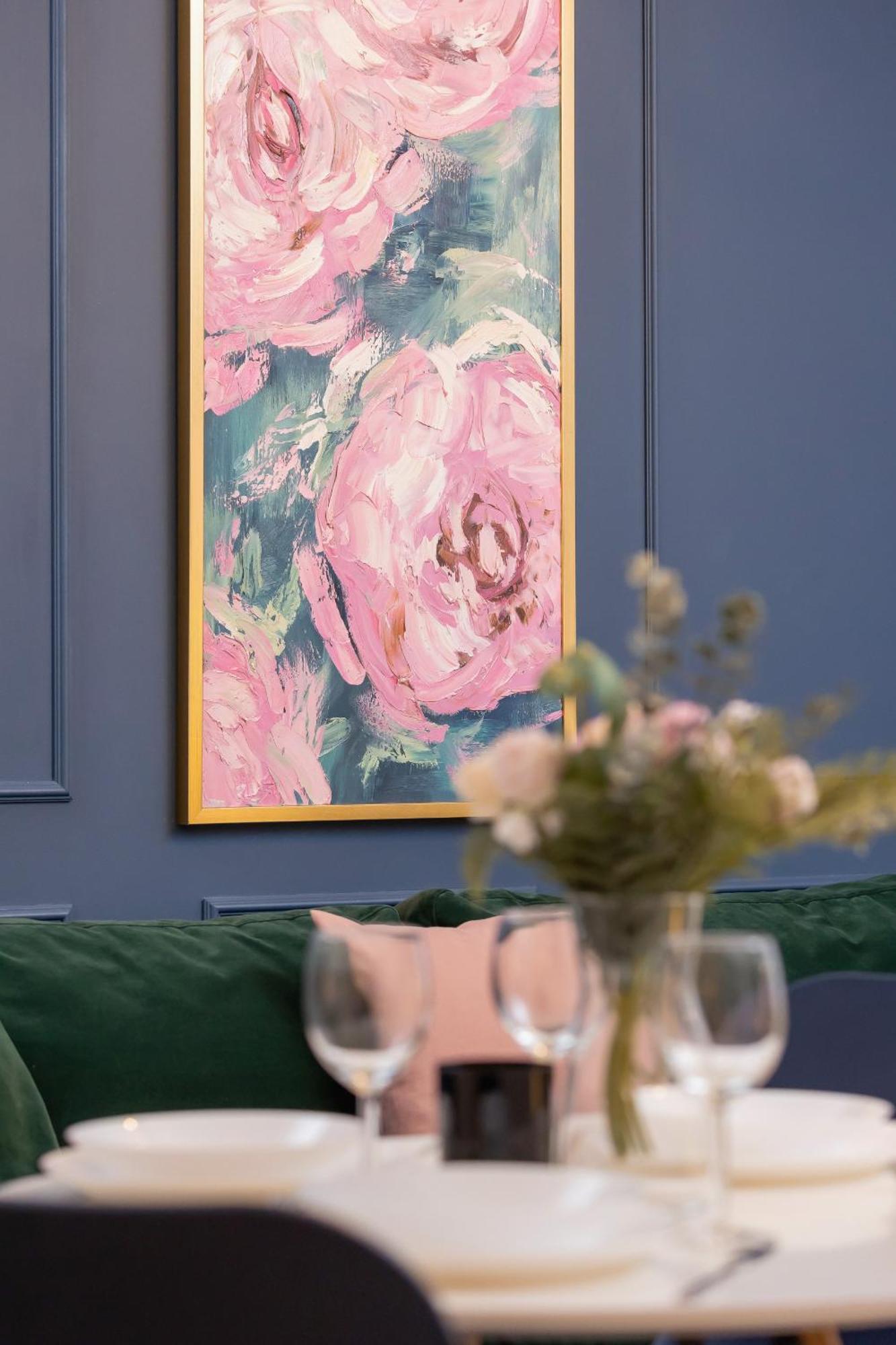 Blue And Green Apartment With Bright Pink Bedroom In Krakow By Noclegi Renters Cracóvia Exterior foto